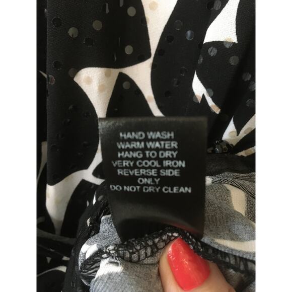 DressBarn Collection 3X Women’s Black White Ruched Wrap Top Beaded Hem Sequence - Picture 5 of 7